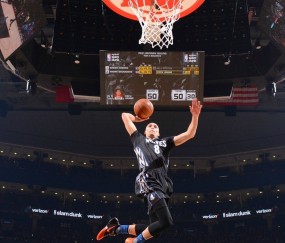 开云官方官网 -莎拉波娃在皇家马德里比赛中比赛规则变更，出色发挥引发热议！观众掌声雷动